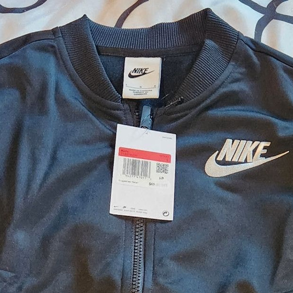 No Longer Available Nike Big Kid's Track Suit Size Size Large - Picture 3 of 5
